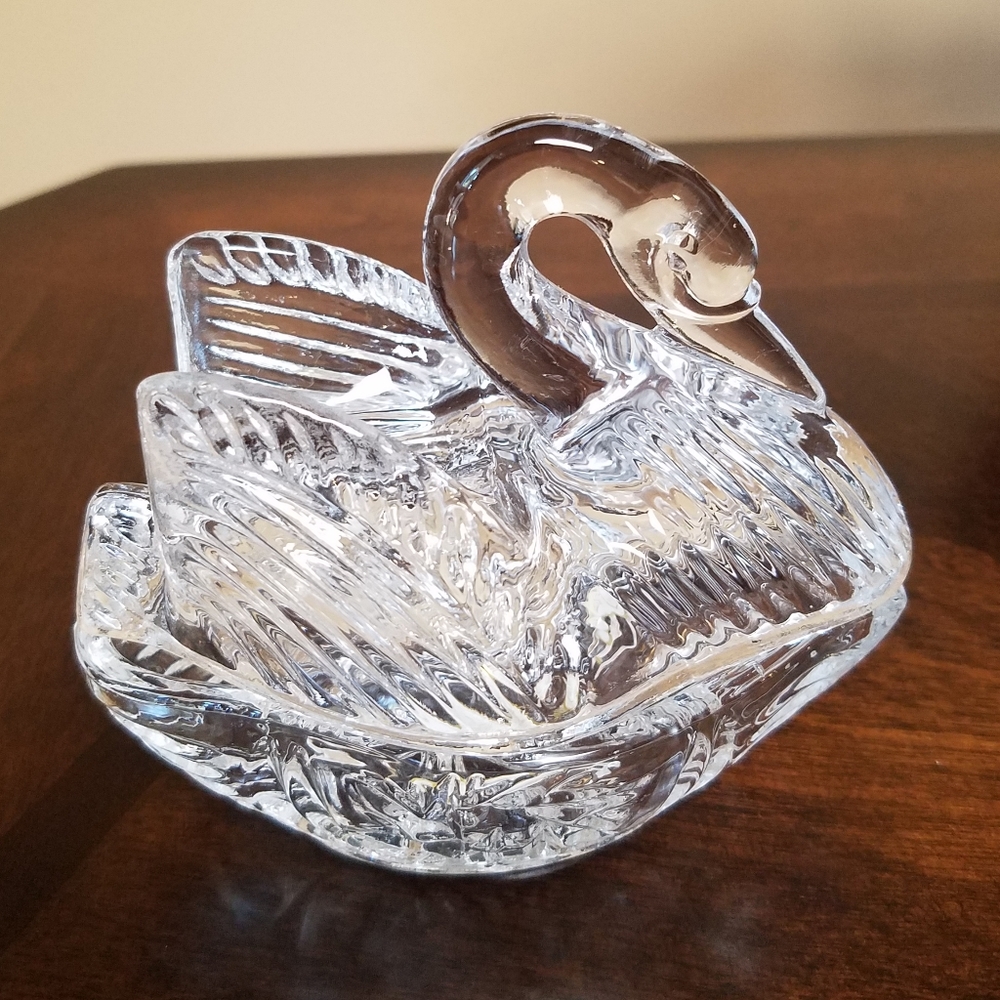 NWOT Crystal Swan Jewelry Box - Picture 1 of 10